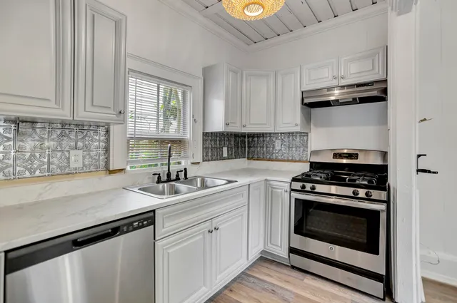 $3,200 | 115 Ashley Avenue, Unit C, Charleston, SC 29401