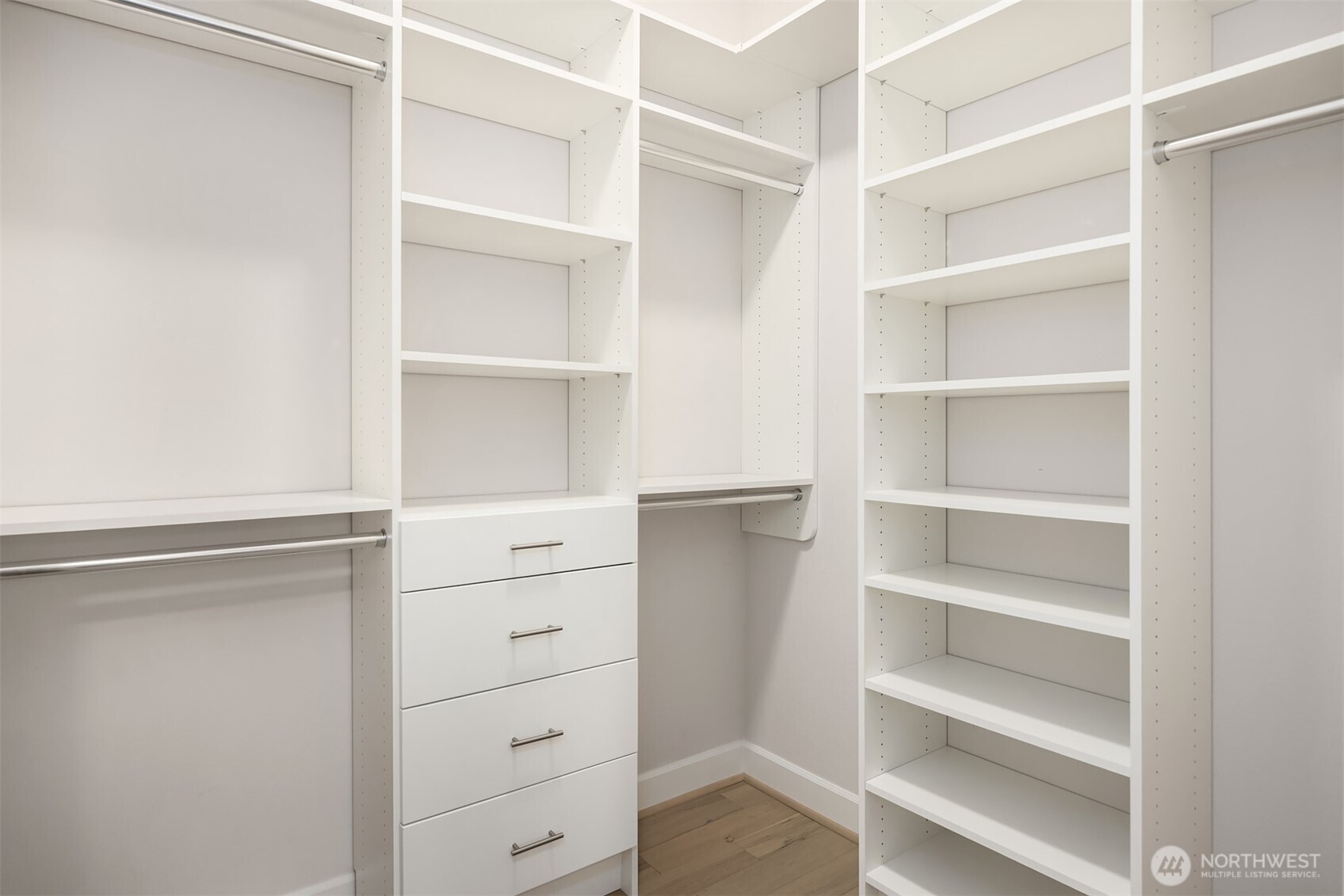 404 6th Lane Northeast Issaquah, WA 98029 - Photo 11 of 29