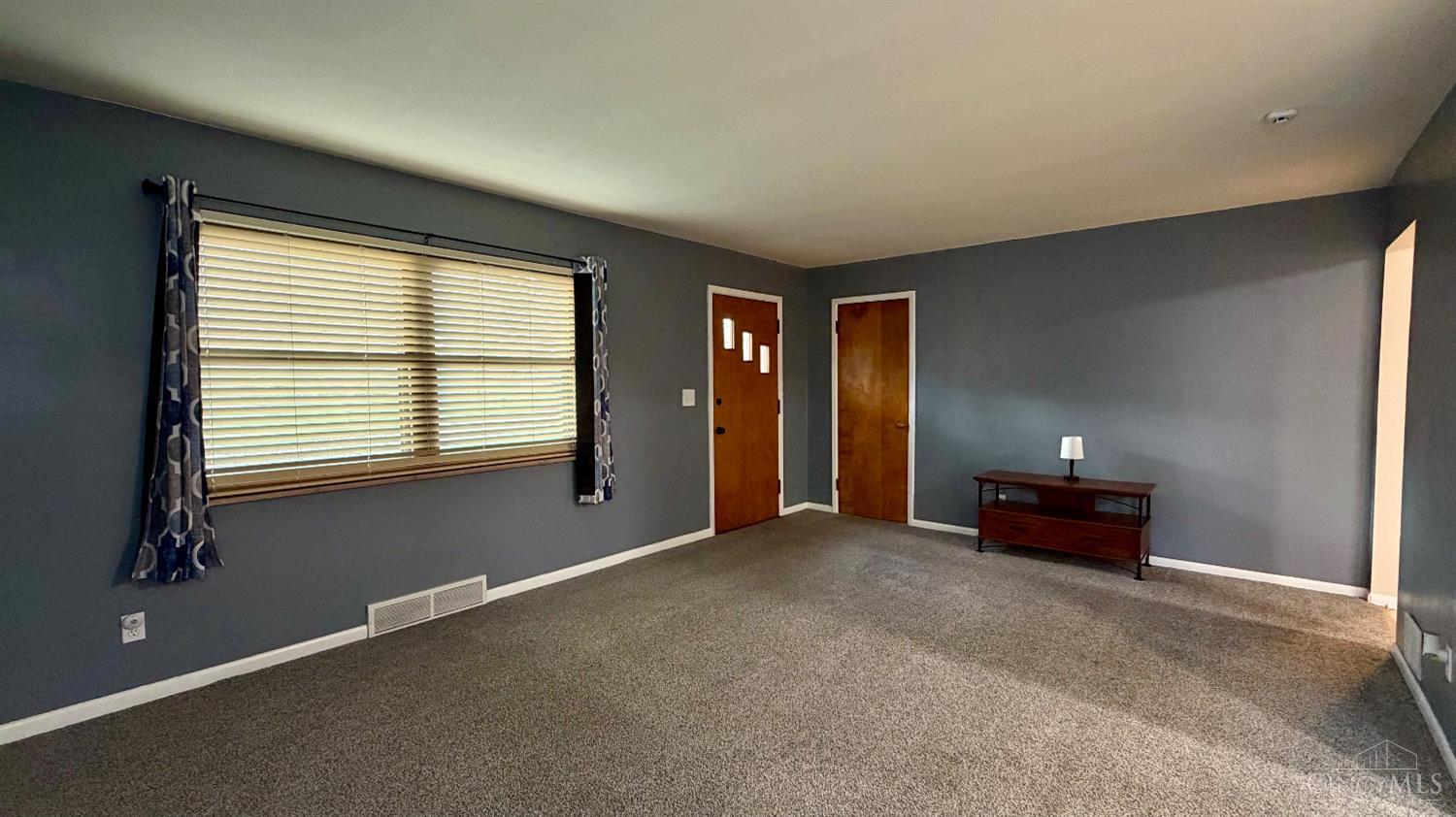 8442 Wuest Road Cincinnati, OH 45247 - Photo 5 of 29