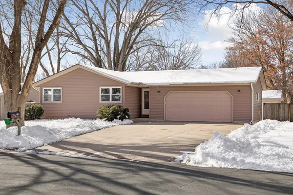 $400,000 | 1186 Quincy Street, Shakopee, MN 55379