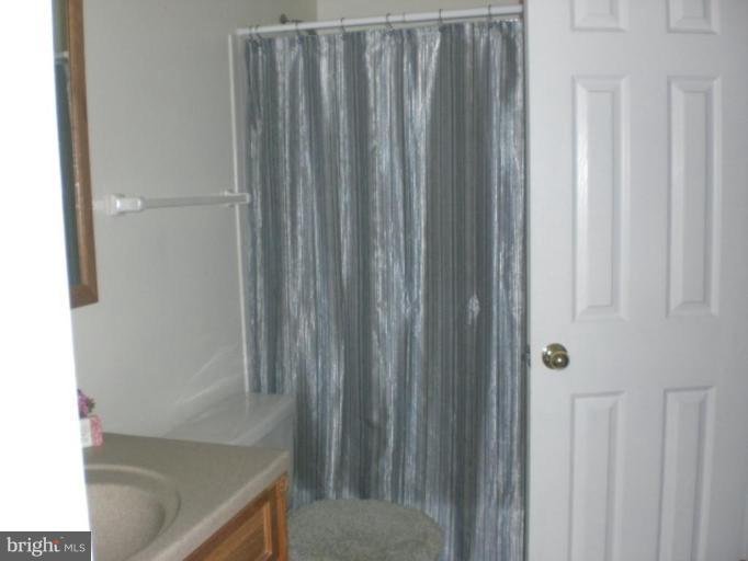 14324 Lindendale Road Woodbridge, VA 22193 - Photo 3 of 21 Bath #1