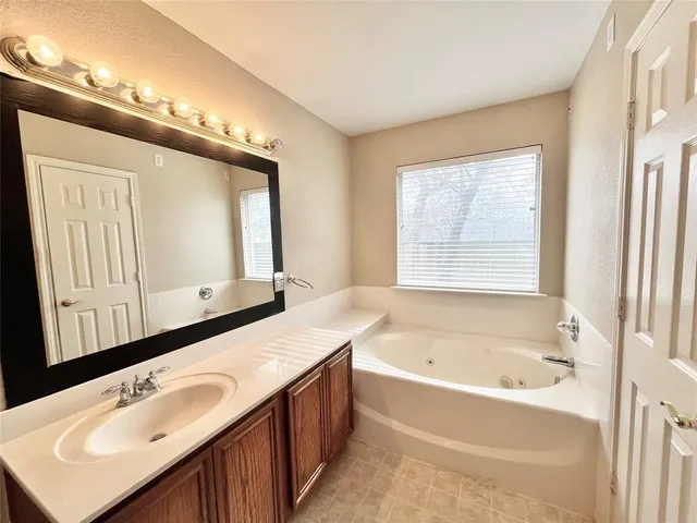 $2,095 | 1109 Hidden Glade Drive, Mansfield, TX 76063