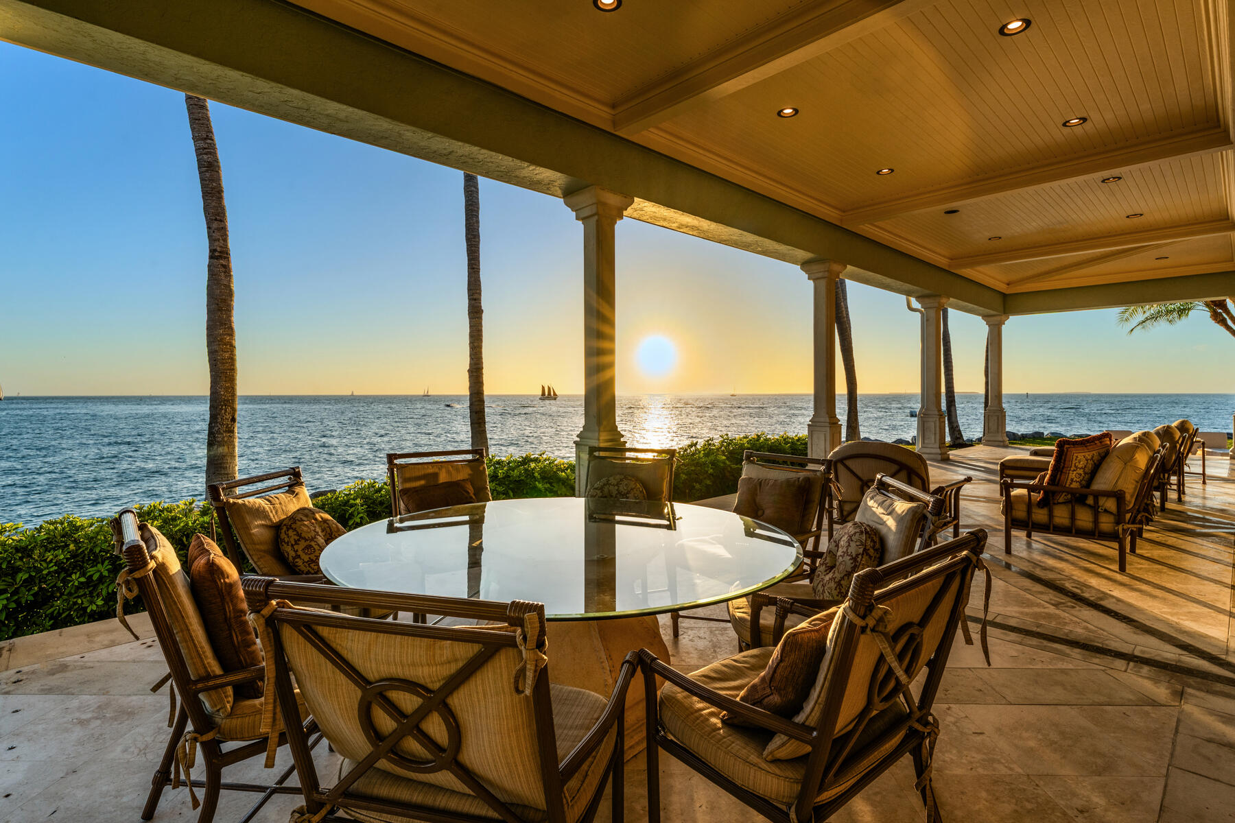 19 Sunset Key Drive Key West, FL 33040 - Photo 25 of 98 Outdoor dining and lounge area