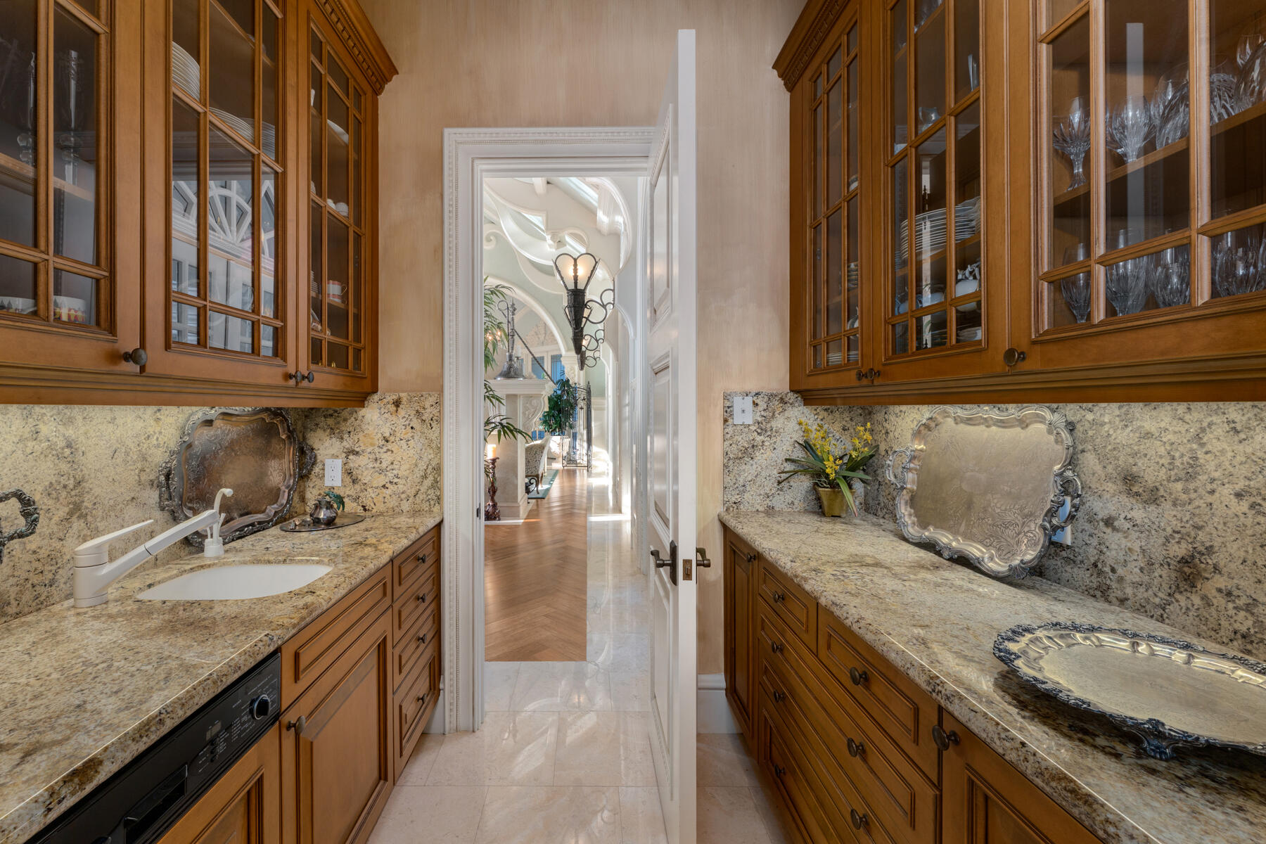 19 Sunset Key Drive Key West, FL 33040 - Photo 49 of 98 Butler's pantry