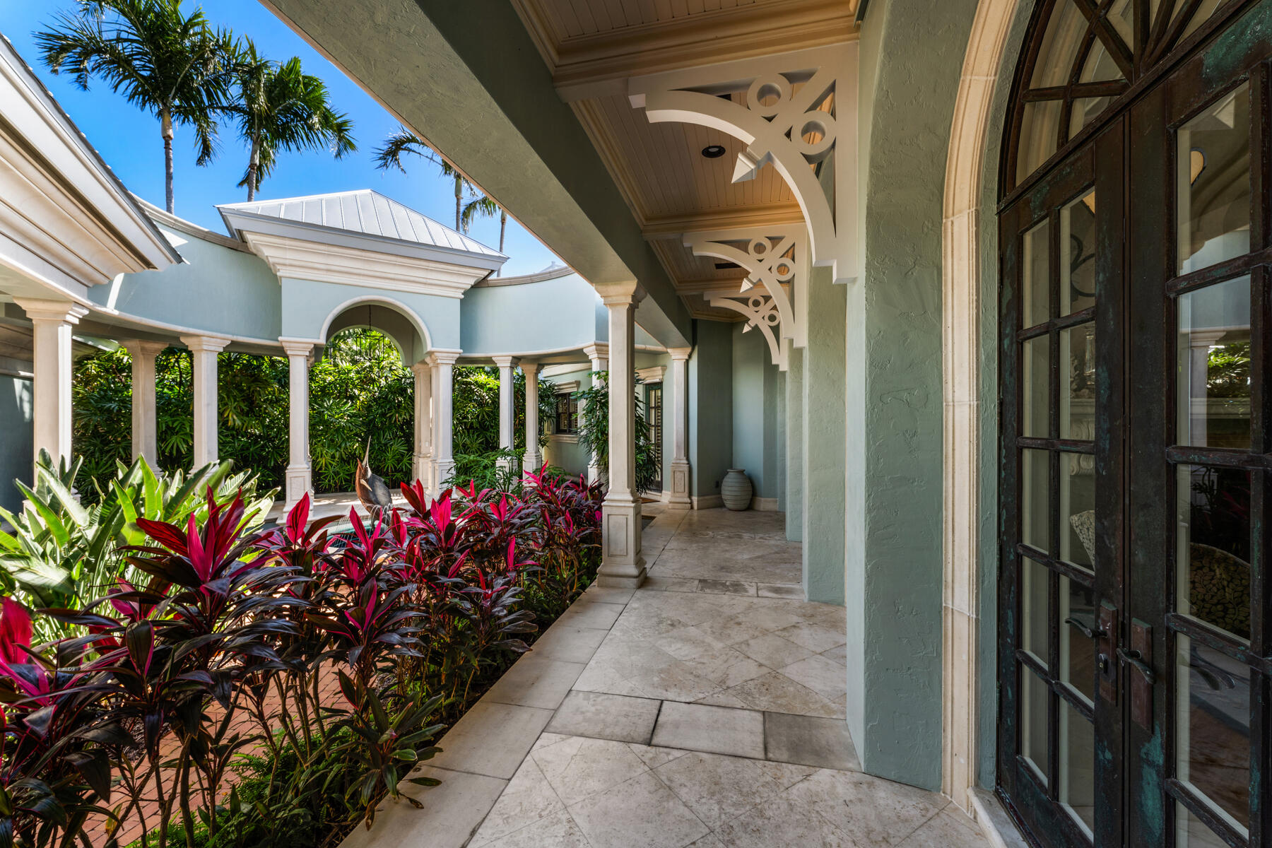 19 Sunset Key Drive Key West, FL 33040 - Photo 51 of 98 Garden courtyard
