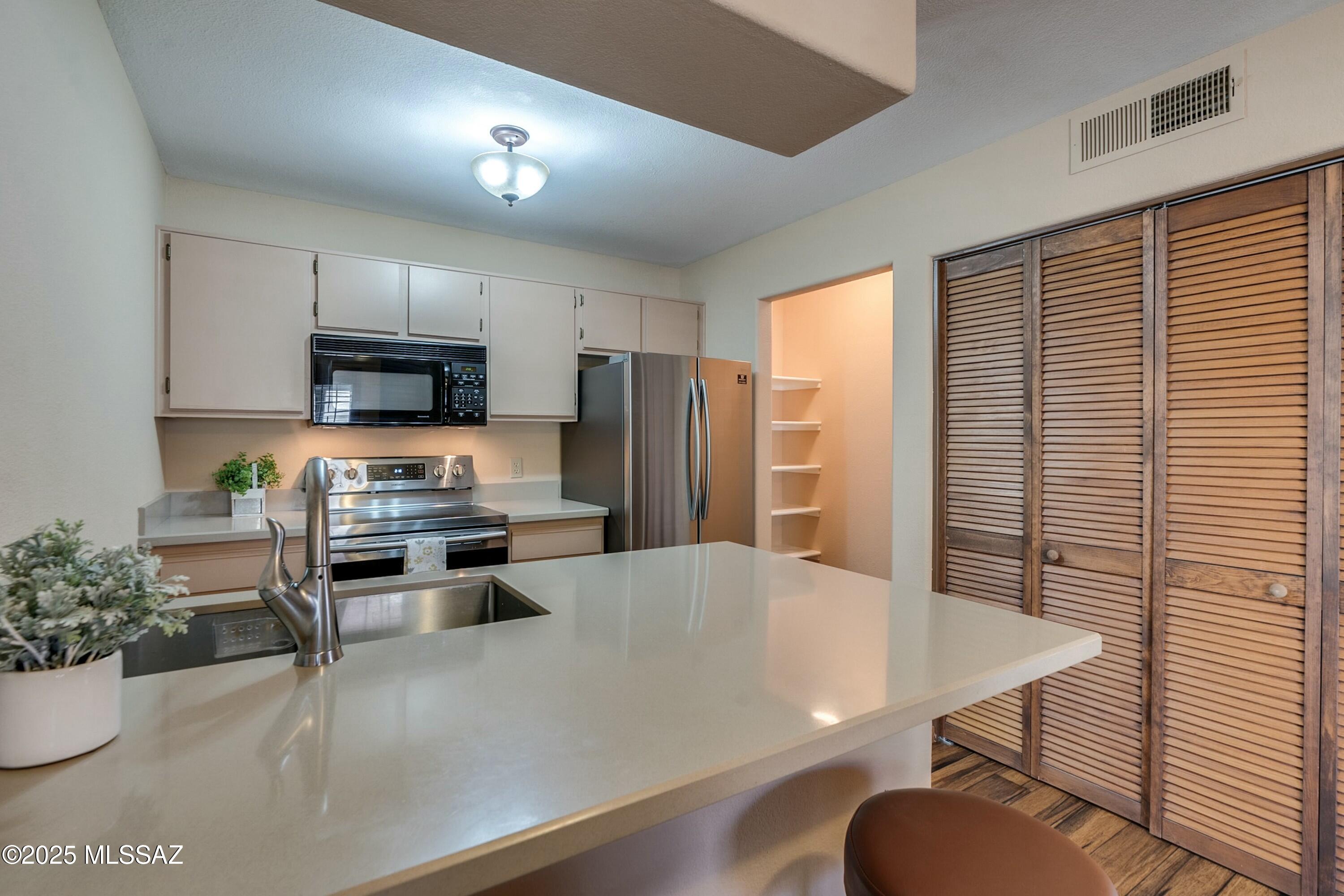 5751 North Kolb Road, Unit 19205 Tucson, AZ 85750 - Photo 10 of 39 Gallery Image 10