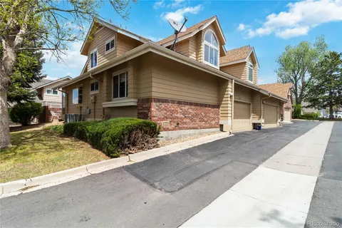 $329,900 | 2136 South Scranton Way, Aurora, CO 80014