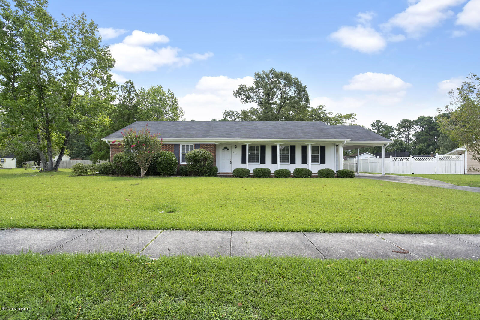 508 Pine Valley Road Jacksonville, NC 28546 - Photo 2 of 34 02_DSC01336_mls