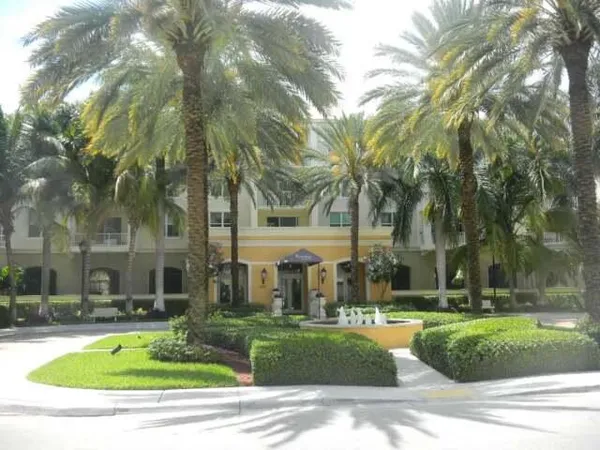$2,400 | 802 West Windward Way, Unit 211, Lantana, FL 33462