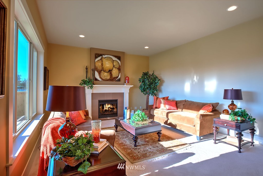 17456 Southeast 139th Place Renton, WA 98059 - Photo 4 of 9