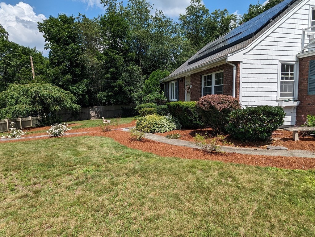 20 Hale Road East Walpole, MA 02032 - Photo 2 of 20 Gallery Image 2