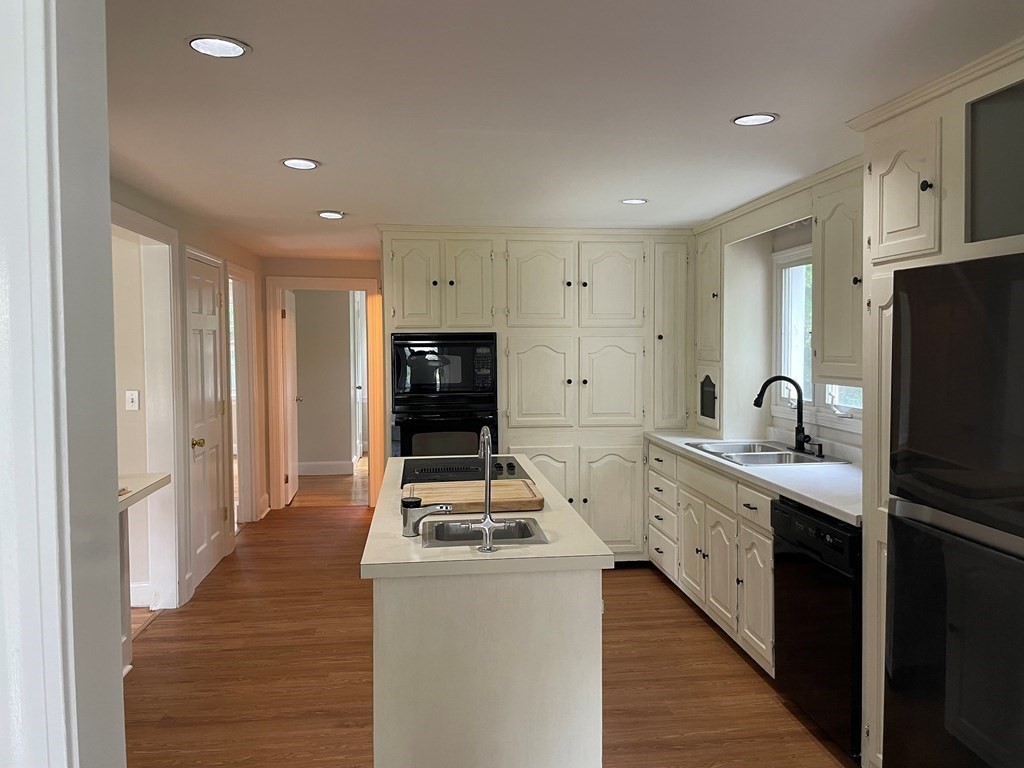 20 Hale Road East Walpole, MA 02032 - Photo 5 of 20 Gallery Image 5