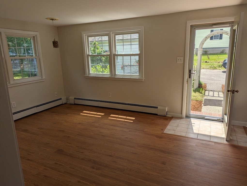 20 Hale Road East Walpole, MA 02032 - Photo 6 of 20 Gallery Image 6