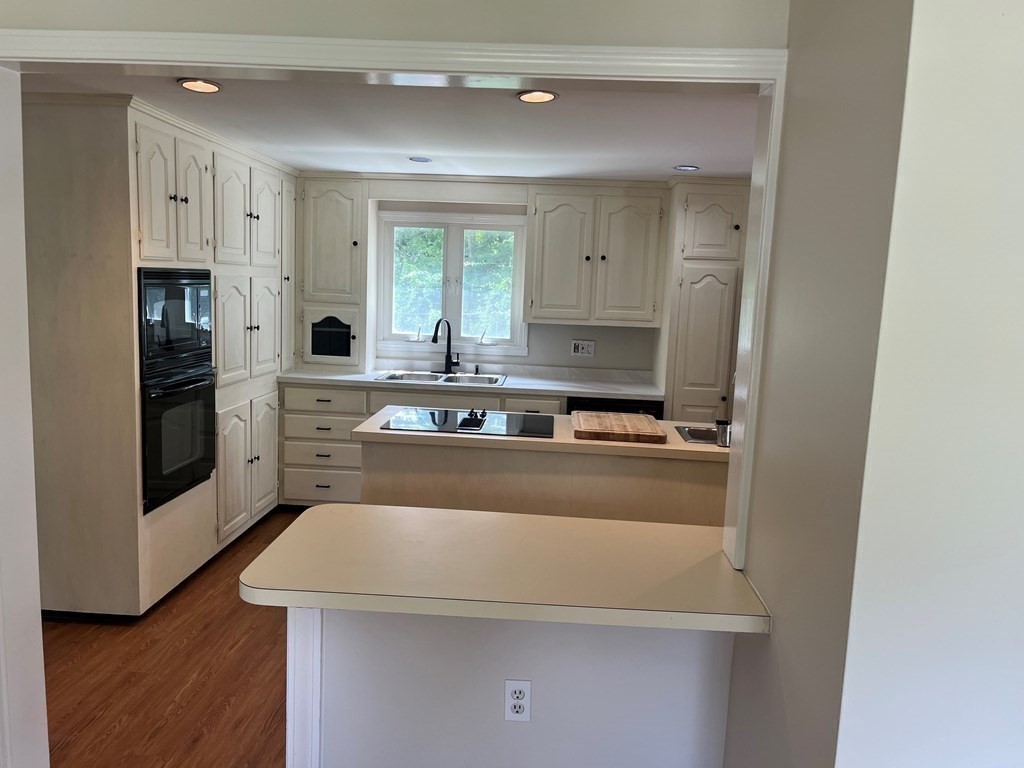 20 Hale Road East Walpole, MA 02032 - Photo 9 of 20 Gallery Image 9