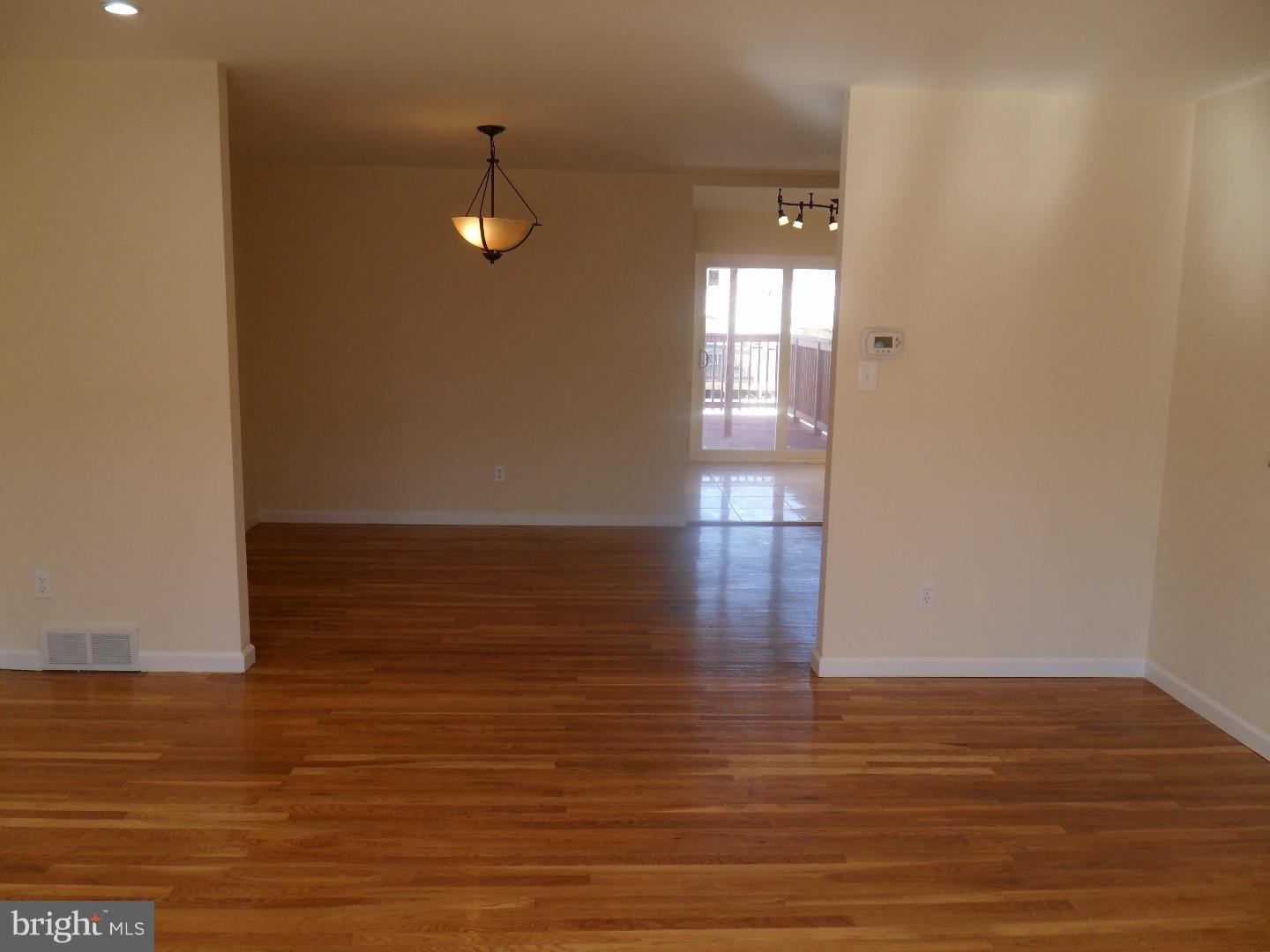 3117 Derry Road Philadelphia, PA 19154 - Photo 2 of 15 Living Room