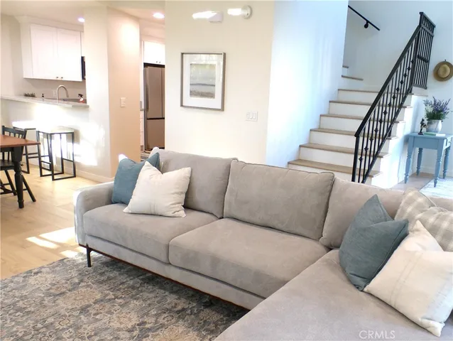 $988,000 | 515 Orange Grove Place, Pasadena, CA 91103