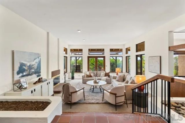 a view of entryway and hall