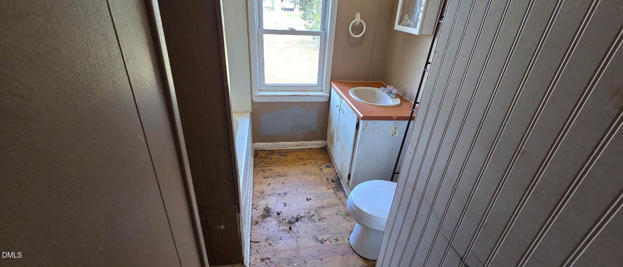 484 Yellow Skin Road Autryville, NC 28318 - Photo 16 of 24 a view of a bathroom