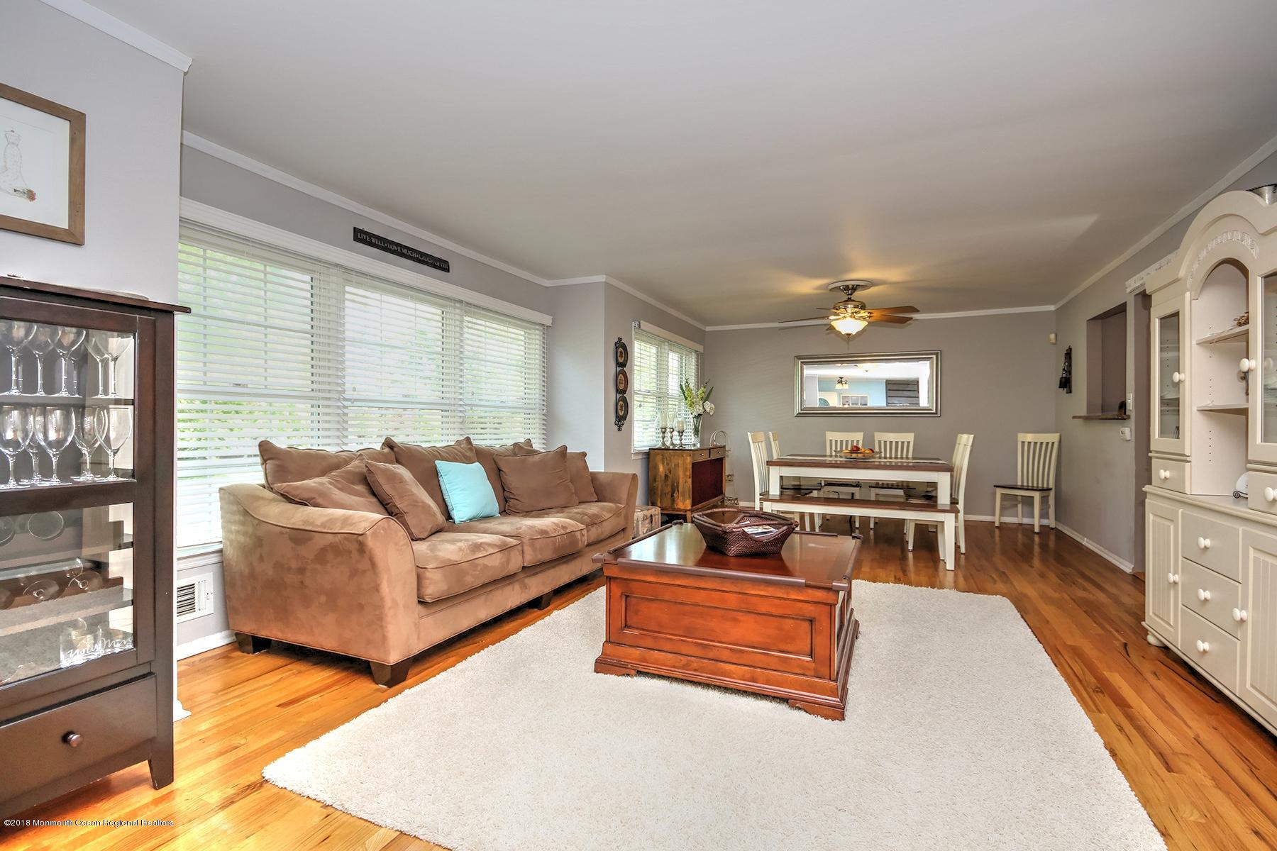124 Jordan Road Brick, NJ 08724 - Photo 13 of 32 space is great for the holidays