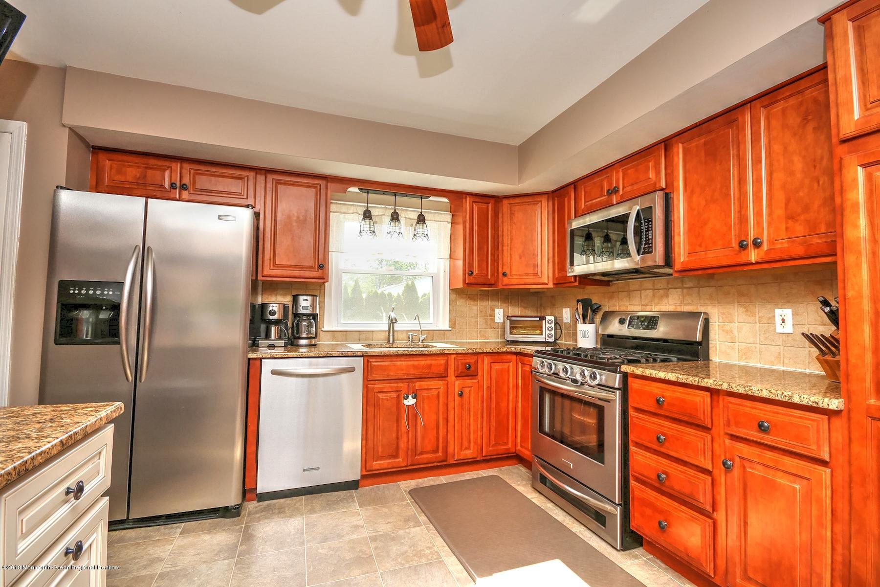 124 Jordan Road Brick, NJ 08724 - Photo 20 of 32 kitchen
