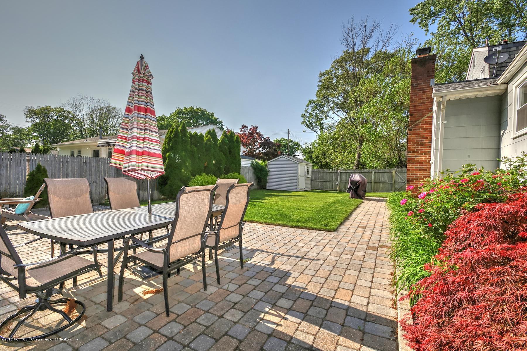 124 Jordan Road Brick, NJ 08724 - Photo 6 of 32 backyard patio