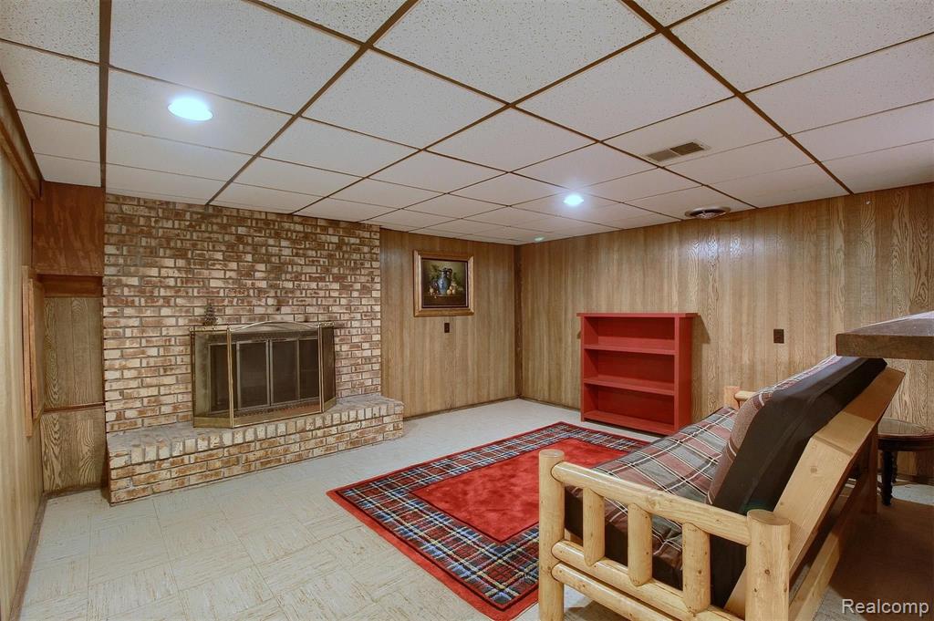 48969 Callens Road Chesterfield, MI 48047 - Photo 22 of 34