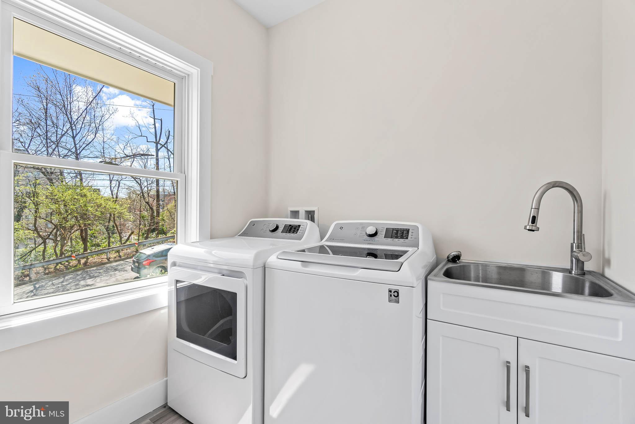 204 Geneva Avenue Silver Spring, MD 20910 - Photo 57 of 62 Laundry room w/sink!