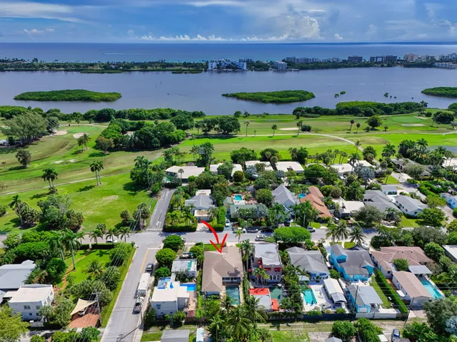 a view of entrance front of the building