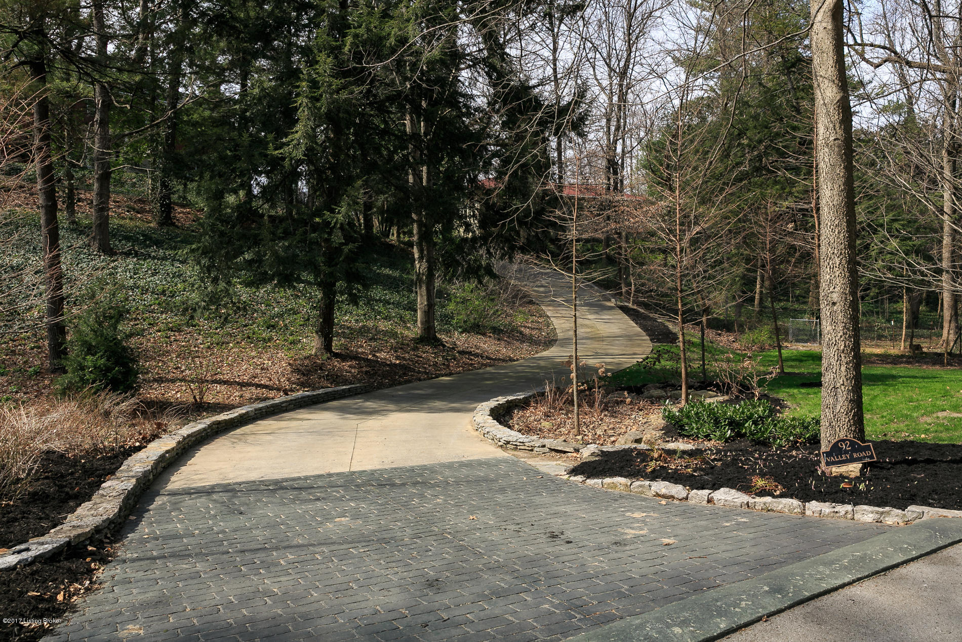 92 Valley Road Louisville, KY 40204 - Photo 2 of 40 Tim Furlong Jr. - JS - 92 Valley Rd. (2