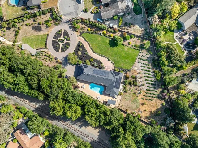 a view of terrace with wooden floor and city view