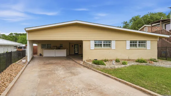 $2,600 | 156 Trelawney Street, McQueeney, TX 78123
