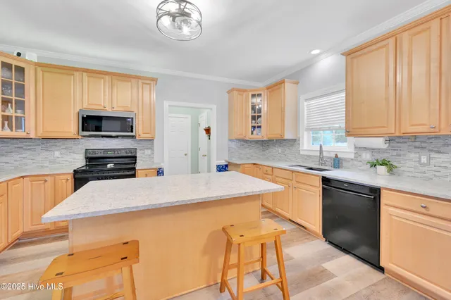 $429,500 | 965 Sunnyfield Drive, Greenville, NC 27858