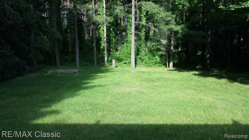 2530 South Commerce Road Walled Lake, MI 48390 - Photo 8 of 19 20140616_182556.jpg