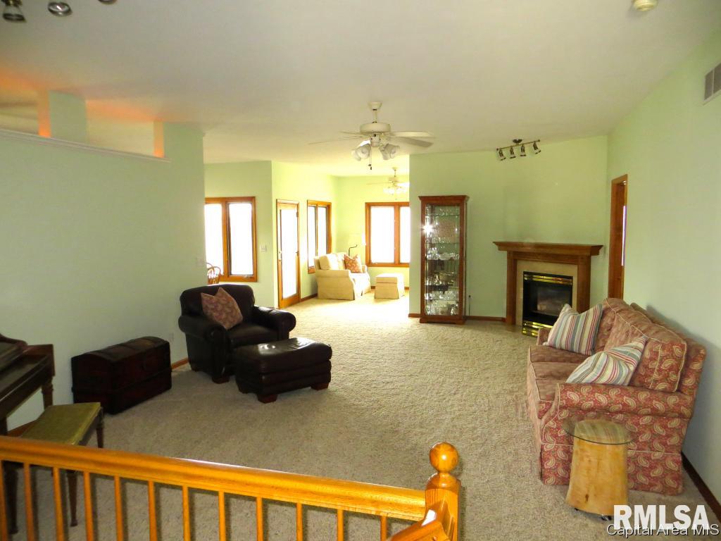 2004 Monteford Court Springfield, IL 62704 - Photo 10 of 13 Gallery Image 10