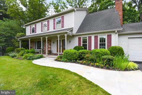 $1,100,000 | 8216 Inverness Hollow Terrace, Potomac, MD 20854