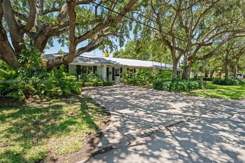 $2,375,000 | 11100 Southwest 73rd Court, Pinecrest, FL 33156