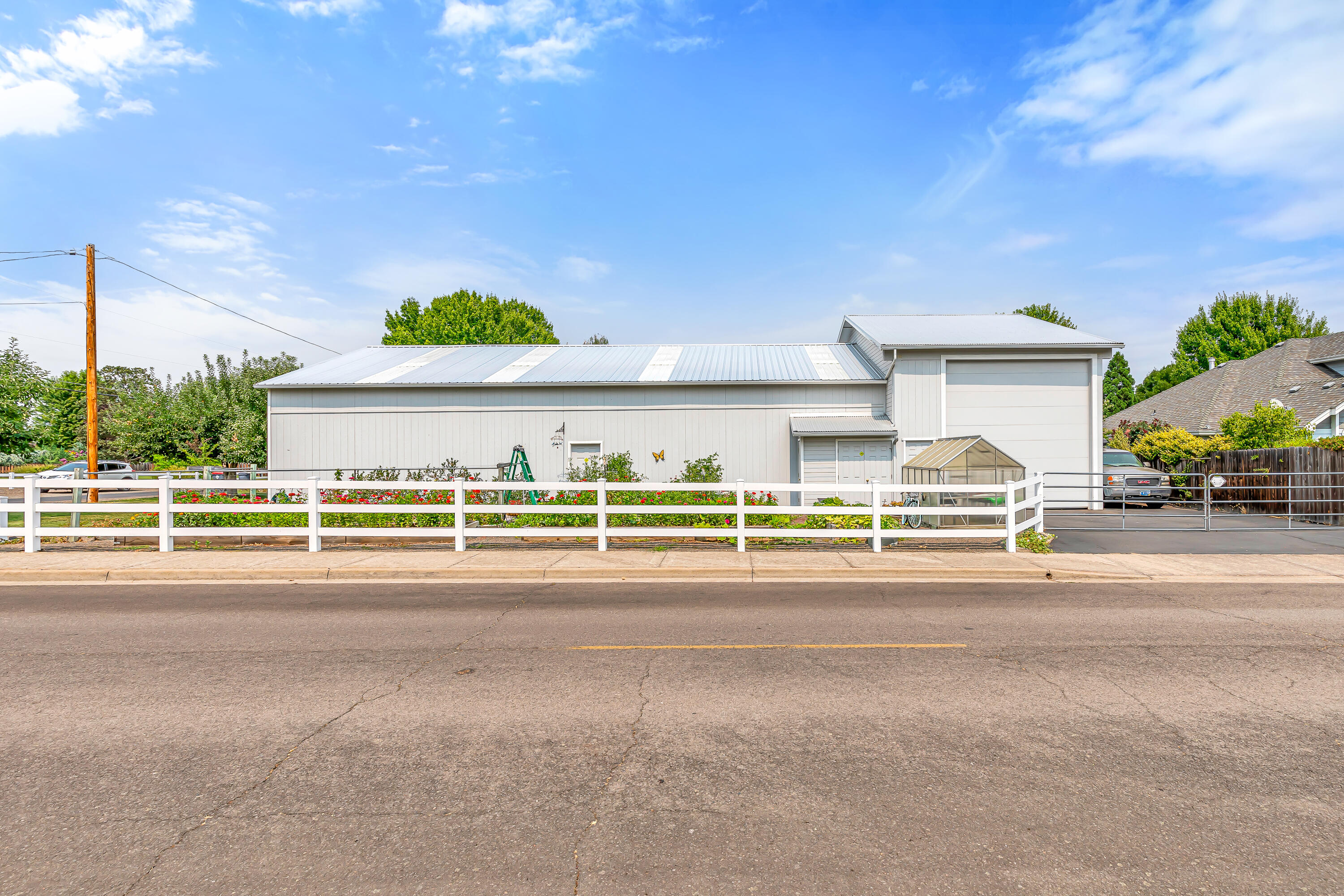 3821 Hilsinger Road Phoenix, OR 97535 - Photo 43 of 47 View of Garden area, workshop, and RV Garage from Pacific Lane