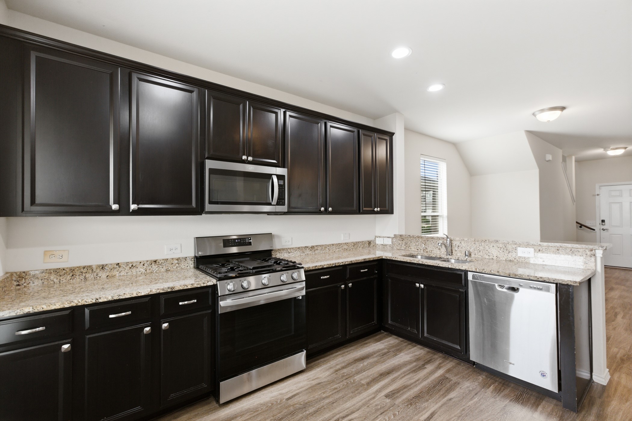 5718 Savanna Pasture Road Katy, TX 77493 - Photo 7 of 45