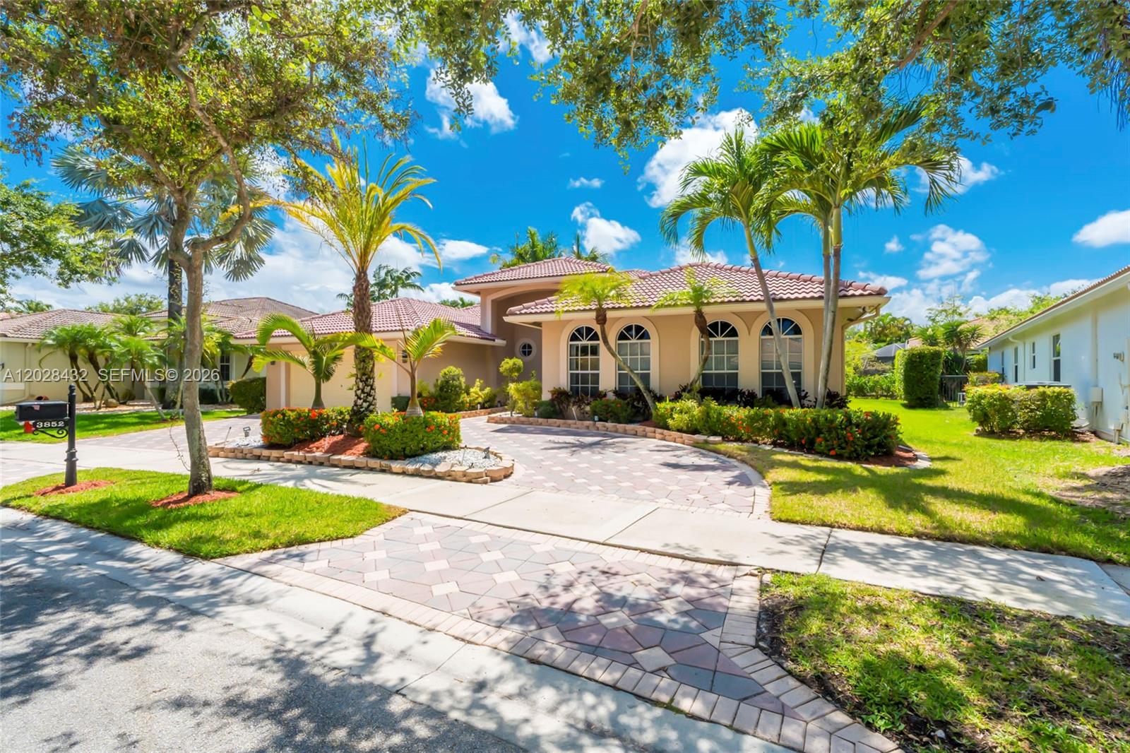 3852 Oak Ridge Circle Weston, FL 33331 - Photo 38 of 57