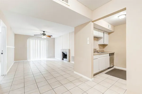$1,400 | 12527 Ashford Meadow Drive, Unit A, Houston, TX 77082