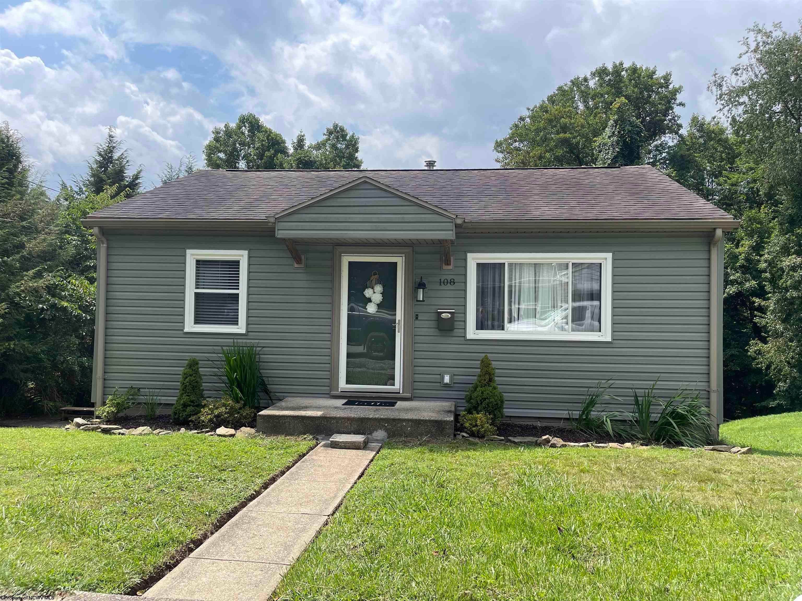 108 Wakefield Road Fairmont, WV 26554 - Photo 1 of 39 Gallery Image 1
