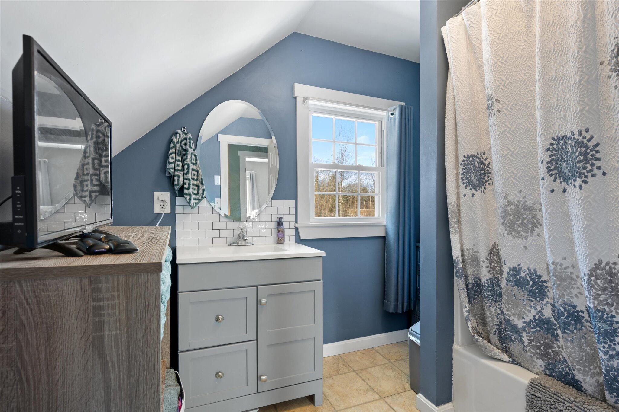 408 Christian Ridge Road Ellsworth, ME 04605 - Photo 26 of 47 Bathroom