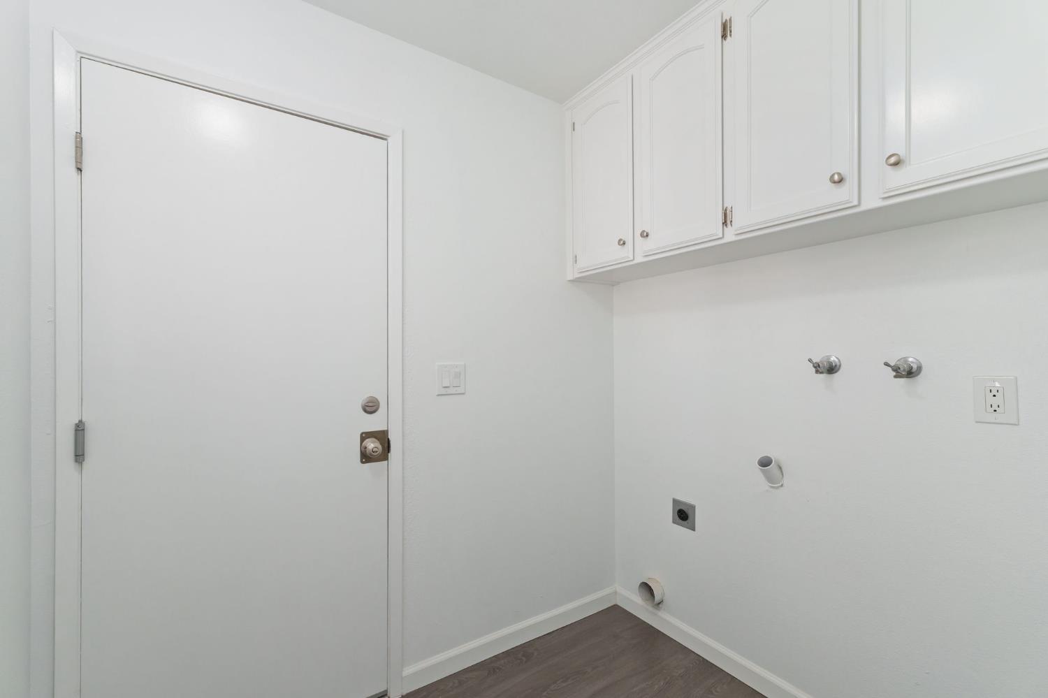 9342 North Archie Avenue Fresno, CA 93720 - Photo 18 of 36 a view of small space