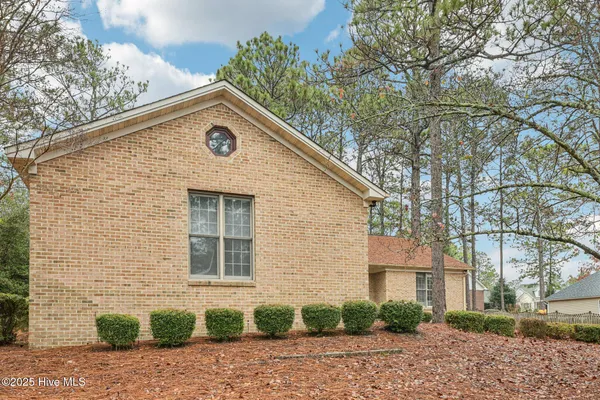 $460,000 | 965 Monticello Drive, Pinehurst, NC 28374
