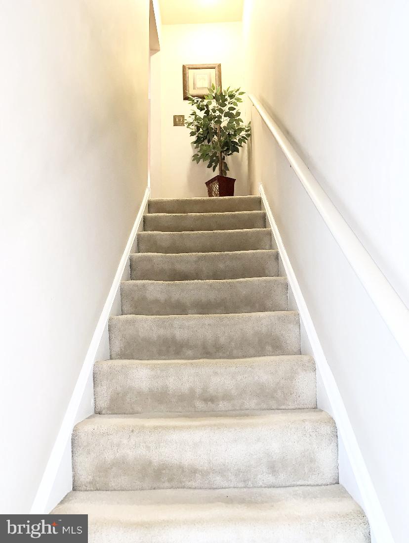 4 Forge Road Medford, NJ 08055 - Photo 2 of 17 Indoor steps
