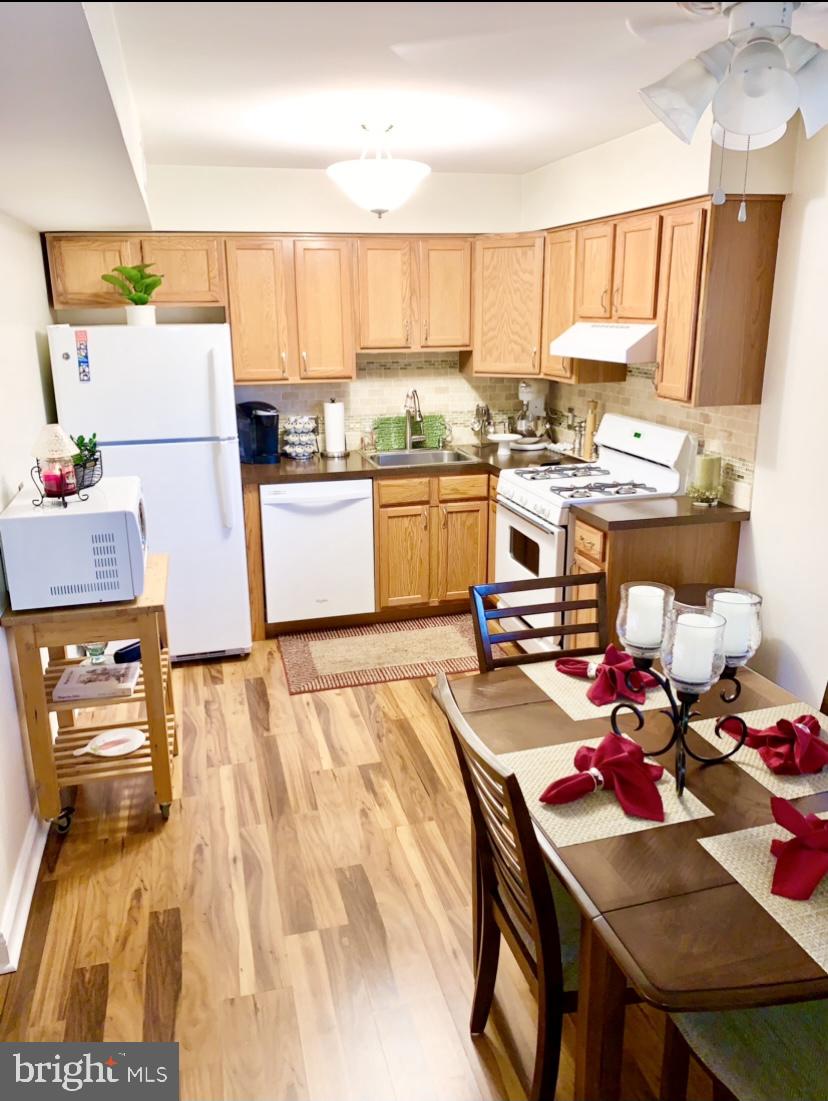 4 Forge Road Medford, NJ 08055 - Photo 3 of 17 kitchen