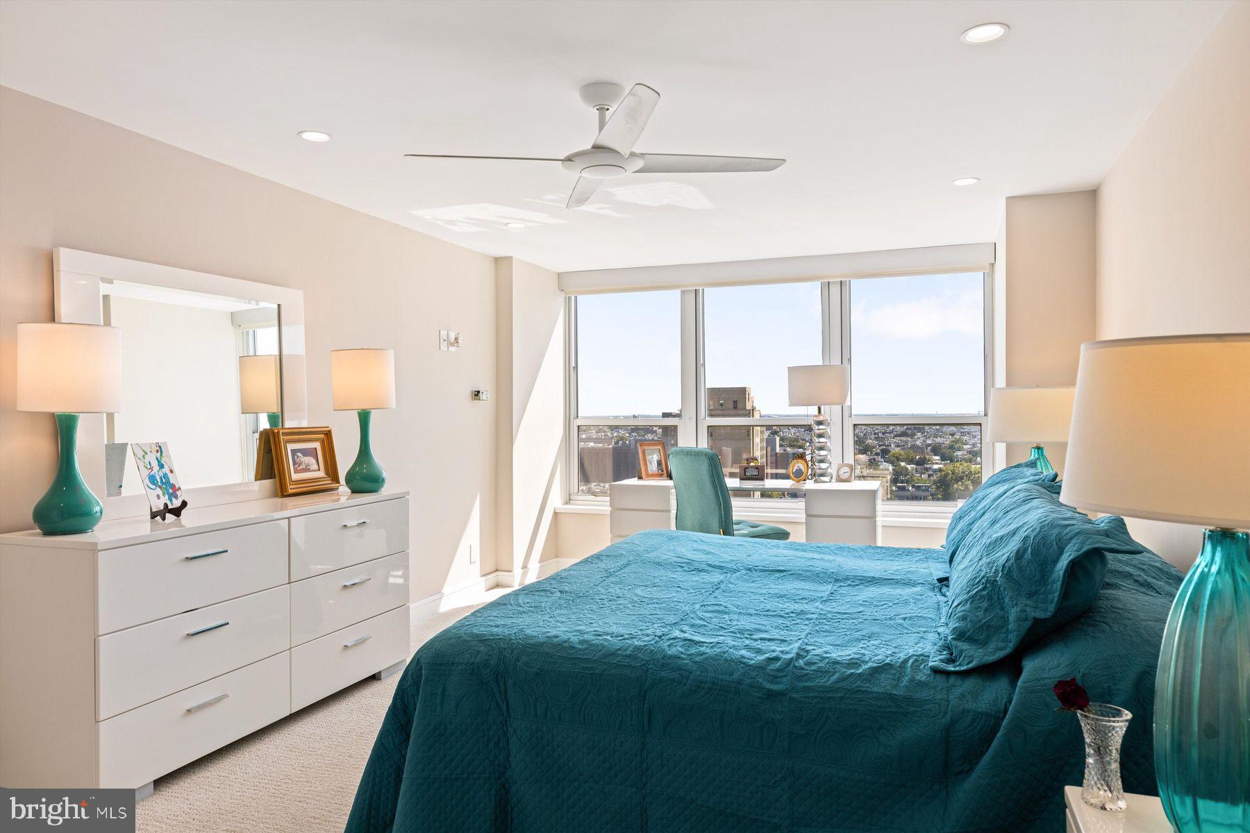 224-30 West Rittenhouse Square, Unit 1706 Philadelphia, PA 19103 - Photo 21 of 28 Gallery Image 21