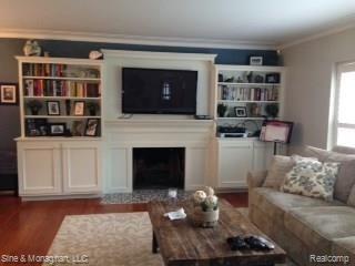 1445 Fairholme Road Grosse Pointe, MI 48236 - Photo 5 of 20 photo 2-1.jpg