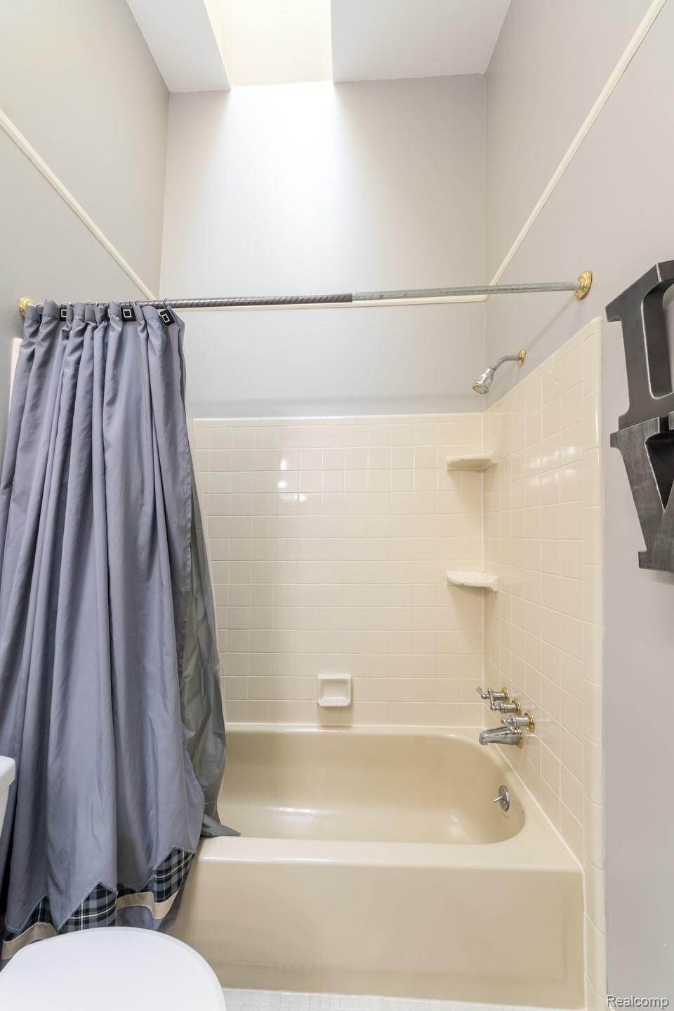 39981 Crosswinds Road Novi, MI 48375 - Photo 12 of 23 Welcome Home (9).jpg