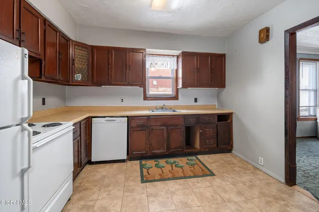 $157,900 | Undisclosed Address, Gloversville, NY 12078